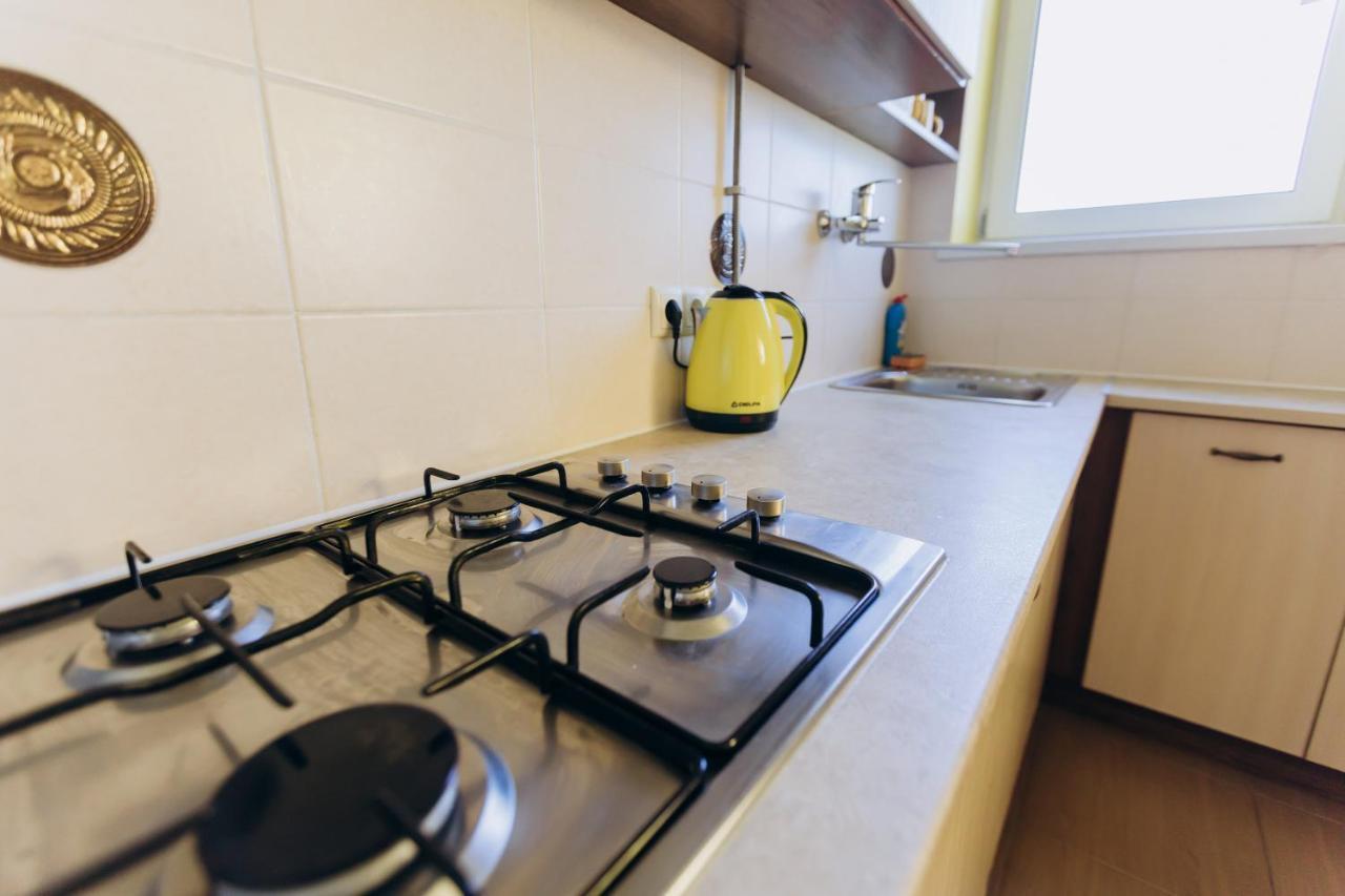 Затишні Apartments Біля Жд Вокзалу Ivano-Frankivsk Exterior photo